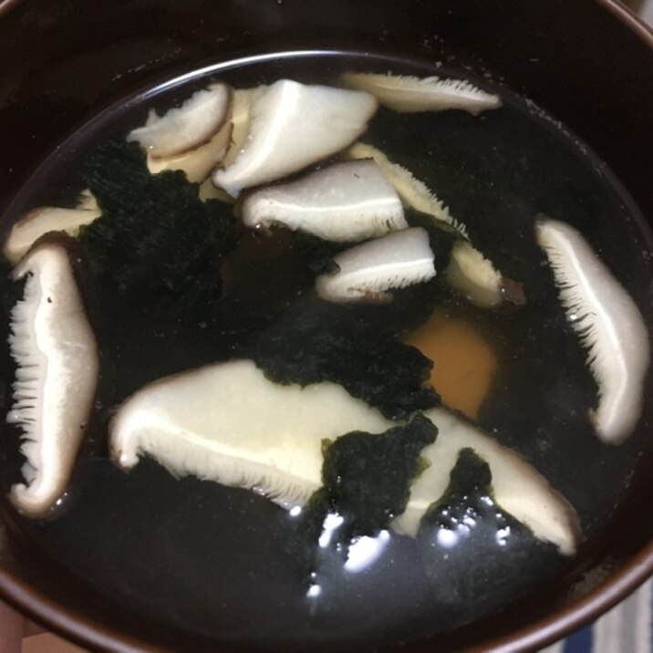豆腐と干し椎茸の清汁